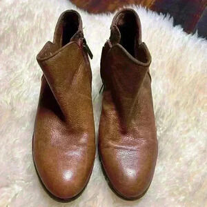 SAM EDELMAN Petty Brown Leather Low Heel Zip Ankle Boots